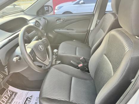 TOYOTA Etios Hatch 1.3 16V 4P FLEX X, Foto 8