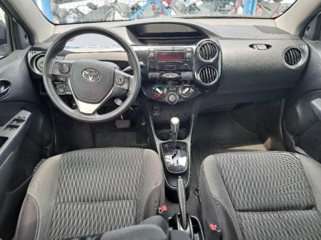 TOYOTA Etios Hatch 1.3 16V 4P FLEX X AUTOMTICO, Foto 8