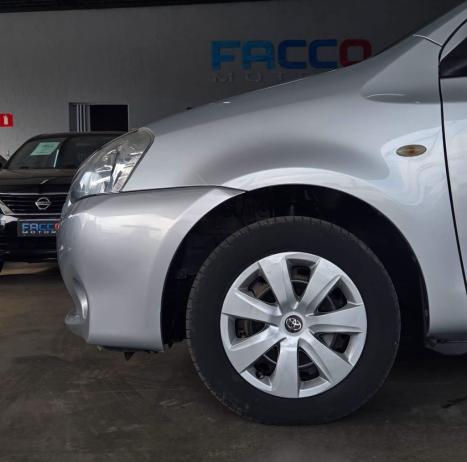 TOYOTA Etios Hatch 1.3 16V 4P FLEX X, Foto 3