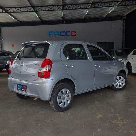 TOYOTA Etios Hatch 1.3 16V 4P FLEX X, Foto 7