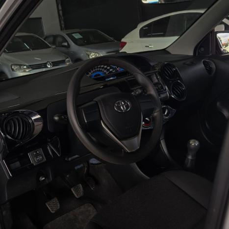 TOYOTA Etios Hatch 1.3 16V 4P FLEX X, Foto 11