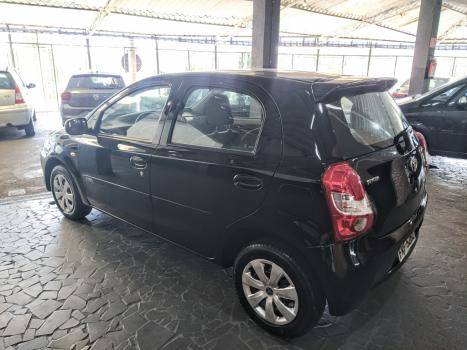 TOYOTA Etios Hatch 1.3 16V 4P FLEX XS, Foto 2