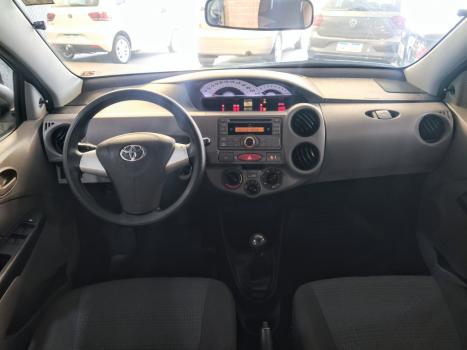 TOYOTA Etios Hatch 1.3 16V 4P FLEX XS, Foto 6
