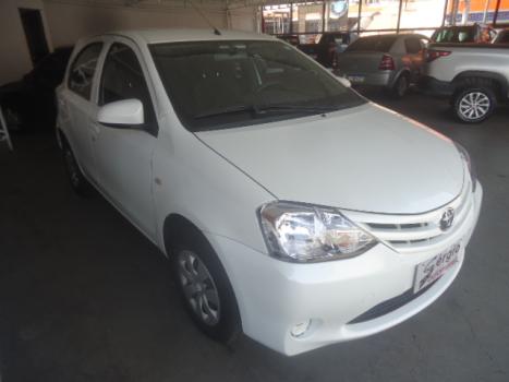 TOYOTA Etios Hatch 1.3 16V 4P FLEX X, Foto 1