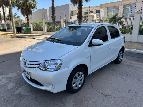 TOYOTA Etios Hatch 1.3 16V 4P FLEX X, Foto 1