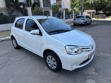 TOYOTA Etios Hatch 1.3 16V 4P FLEX X, Foto 2