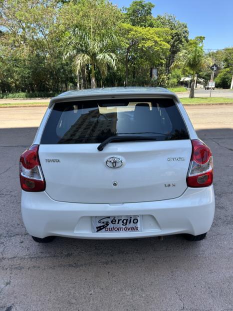 TOYOTA Etios Hatch 1.3 16V 4P FLEX X, Foto 6