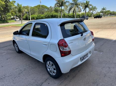TOYOTA Etios Hatch 1.3 16V 4P FLEX X, Foto 8