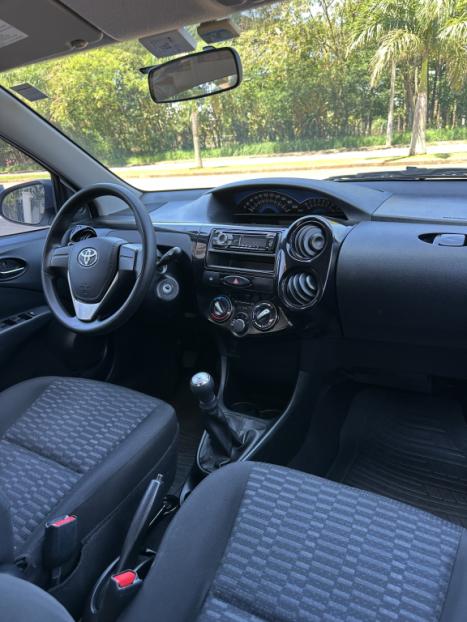 TOYOTA Etios Hatch 1.3 16V 4P FLEX X, Foto 9