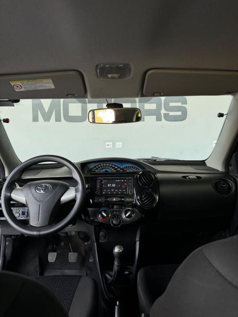 TOYOTA Etios Hatch 1.3 16V 4P FLEX EX, Foto 4