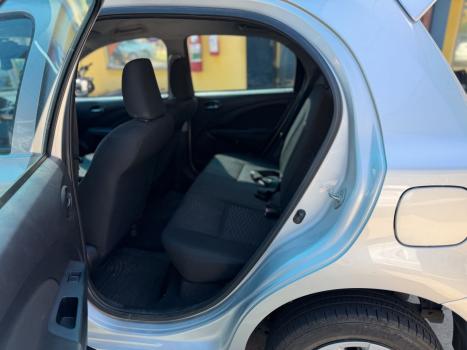 TOYOTA Etios Hatch 1.3 16V 4P FLEX X, Foto 6