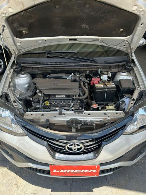 TOYOTA Etios Hatch 1.5 16V 4P FLEX X PLUS AUTOMTICO, Foto 5