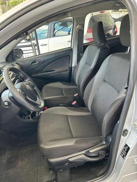 TOYOTA Etios Hatch 1.5 16V 4P FLEX X PLUS AUTOMTICO, Foto 8