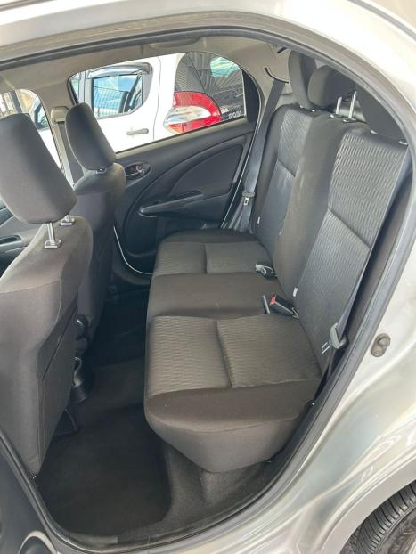 TOYOTA Etios Hatch 1.5 16V 4P FLEX X PLUS AUTOMTICO, Foto 9