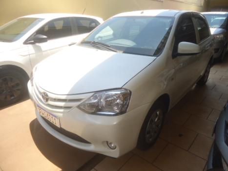TOYOTA Etios Hatch 1.3 16V 4P FLEX X, Foto 1