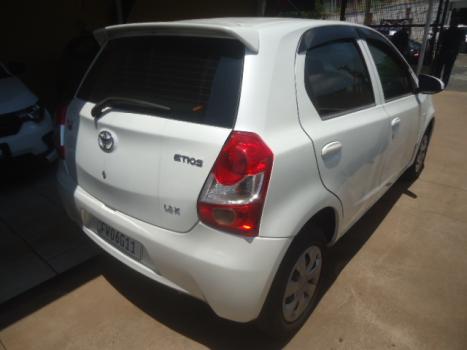 TOYOTA Etios Hatch 1.3 16V 4P FLEX X, Foto 5