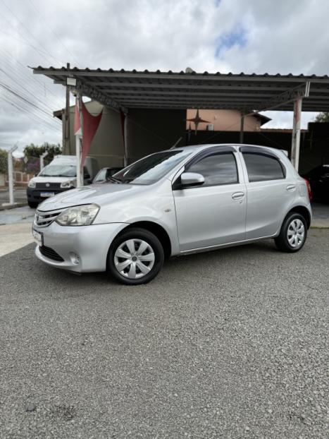 TOYOTA Etios Hatch 1.3 16V 4P FLEX X, Foto 2