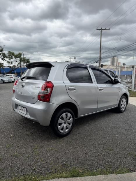 TOYOTA Etios Hatch 1.3 16V 4P FLEX X, Foto 3