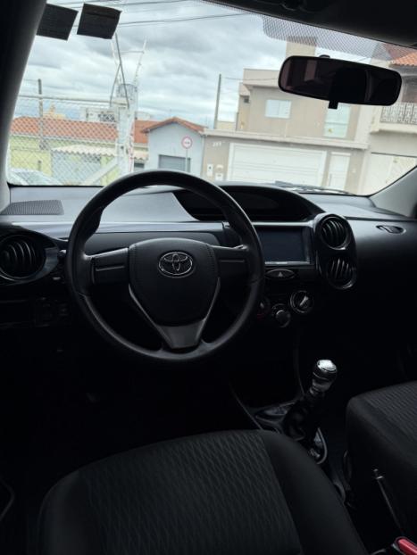 TOYOTA Etios Hatch 1.3 16V 4P FLEX X, Foto 5