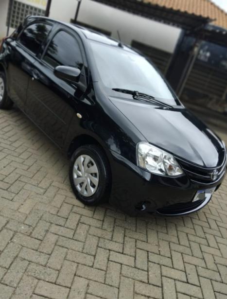 TOYOTA Etios Hatch 1.3 16V 4P FLEX X, Foto 2