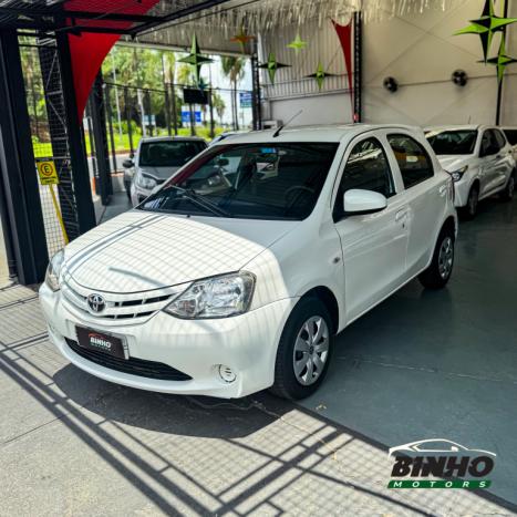 TOYOTA Etios Hatch 1.3 16V 4P FLEX, Foto 4