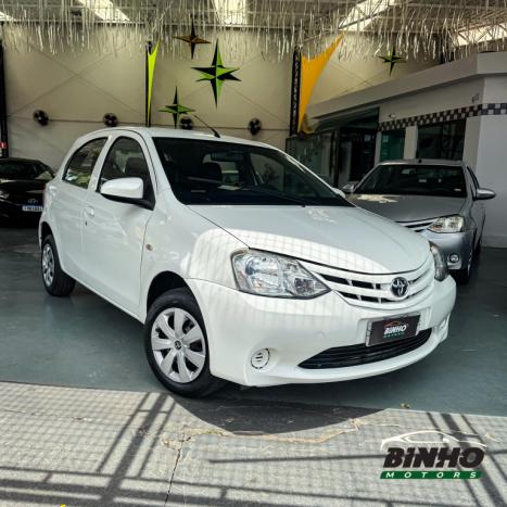 TOYOTA Etios Hatch 1.3 16V 4P FLEX, Foto 6