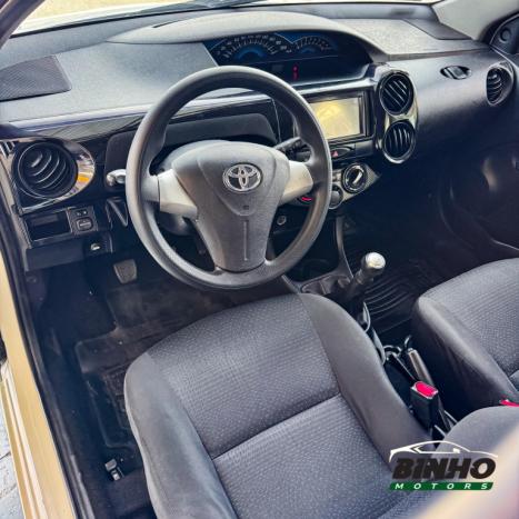 TOYOTA Etios Hatch 1.3 16V 4P FLEX, Foto 18