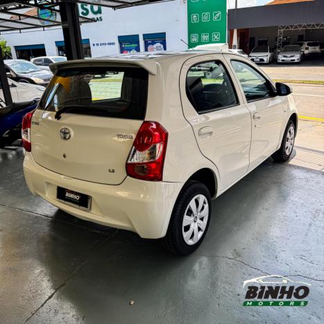 TOYOTA Etios Hatch 1.3 16V 4P FLEX, Foto 19