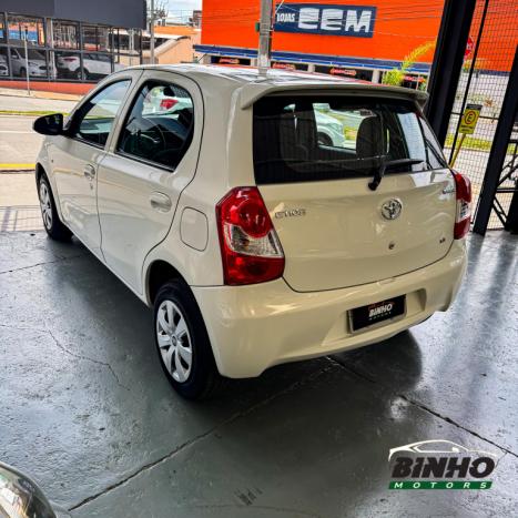 TOYOTA Etios Hatch 1.3 16V 4P FLEX, Foto 20