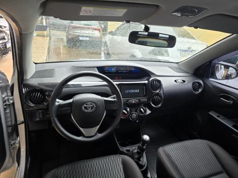 TOYOTA Etios Hatch 1.3 16V 4P FLEX, Foto 1