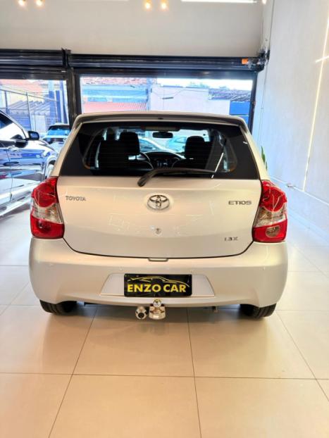 TOYOTA Etios Hatch 1.3 16V 4P FLEX X, Foto 5