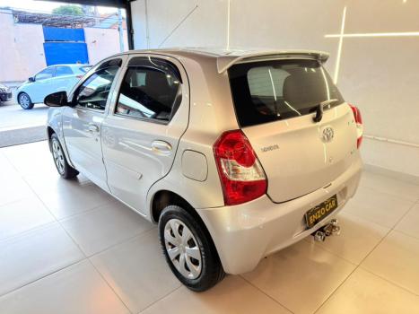 TOYOTA Etios Hatch 1.3 16V 4P FLEX X, Foto 6
