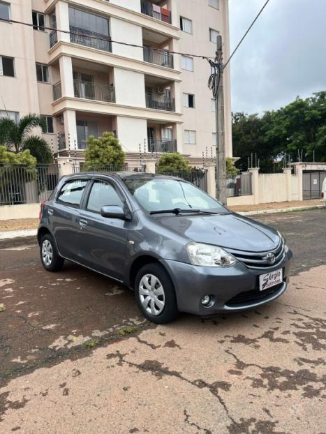 TOYOTA Etios Hatch 1.3 16V 4P FLEX XS, Foto 1