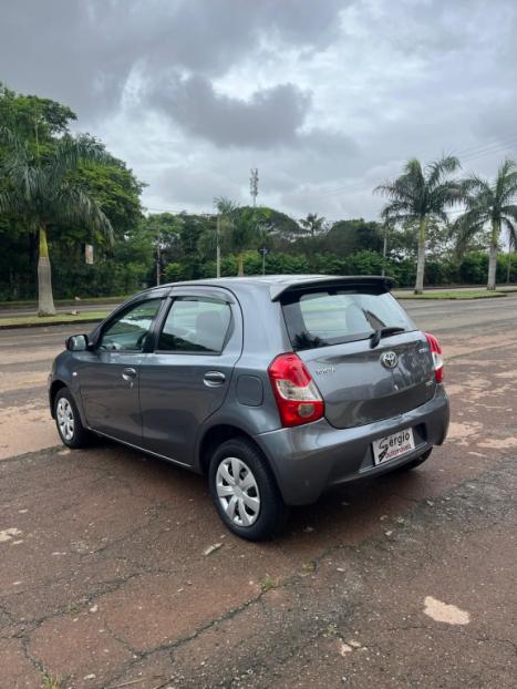 TOYOTA Etios Hatch 1.3 16V 4P FLEX XS, Foto 4