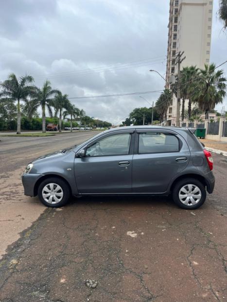 TOYOTA Etios Hatch 1.3 16V 4P FLEX XS, Foto 6