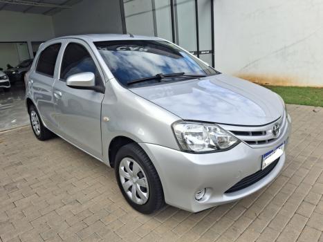 TOYOTA Etios Hatch 1.3 16V 4P FLEX X, Foto 3