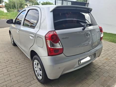 TOYOTA Etios Hatch 1.3 16V 4P FLEX X, Foto 4