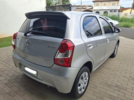 TOYOTA Etios Hatch 1.3 16V 4P FLEX X, Foto 5