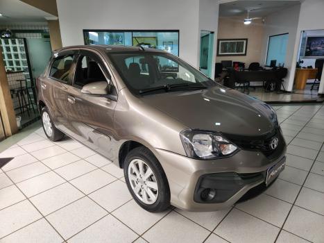 TOYOTA Etios Hatch 1.5 16V 4P FLEX X PLUS AUTOM�TICO, Foto 3