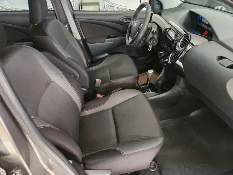 TOYOTA Etios Hatch 1.5 16V 4P FLEX X PLUS AUTOM�TICO, Foto 8