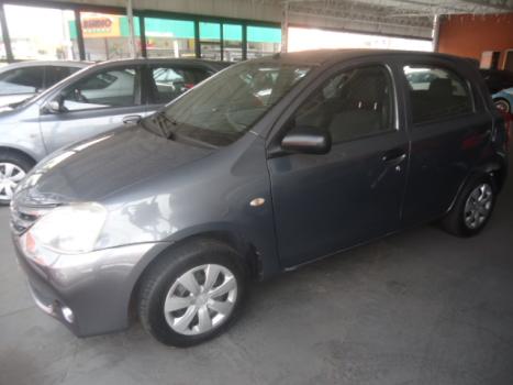 TOYOTA Etios Hatch 1.3 16V 4P FLEX X, Foto 2