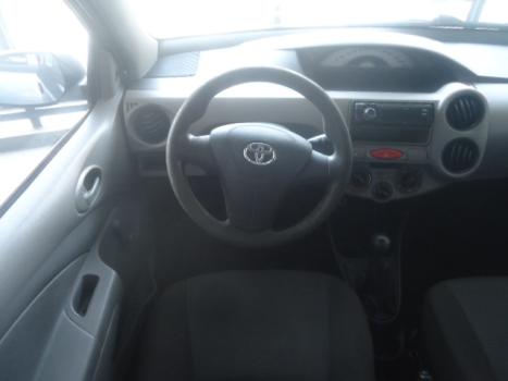 TOYOTA Etios Hatch 1.3 16V 4P FLEX X, Foto 5