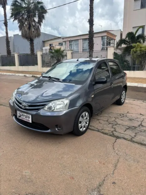 TOYOTA Etios Hatch 1.3 16V 4P FLEX X, Foto 1