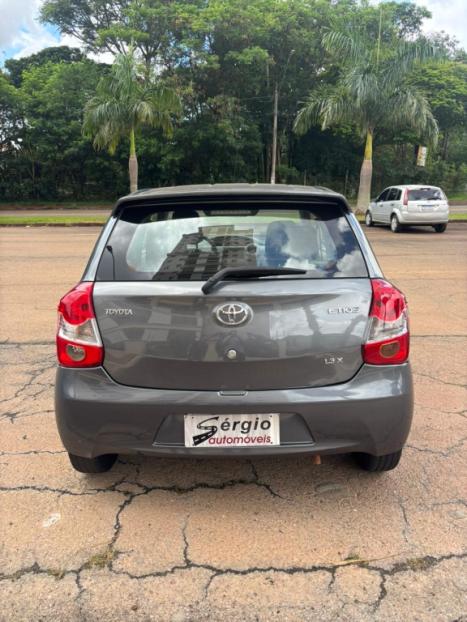 TOYOTA Etios Hatch 1.3 16V 4P FLEX X, Foto 4