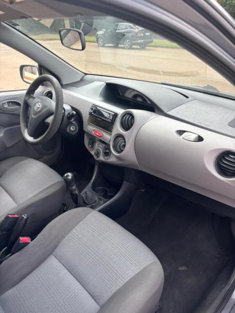 TOYOTA Etios Hatch 1.3 16V 4P FLEX X, Foto 6