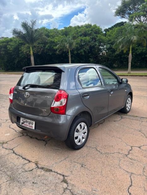 TOYOTA Etios Hatch 1.3 16V 4P FLEX X, Foto 7