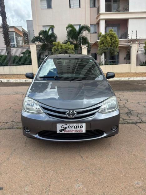 TOYOTA Etios Hatch 1.3 16V 4P FLEX X, Foto 8