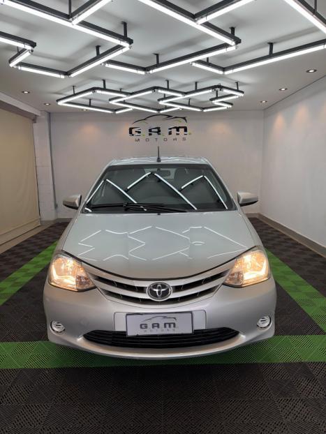 TOYOTA Etios Hatch 1.3 16V 4P FLEX X, Foto 2