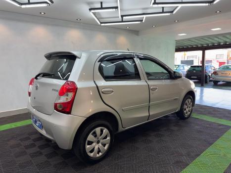 TOYOTA Etios Hatch 1.3 16V 4P FLEX X, Foto 4