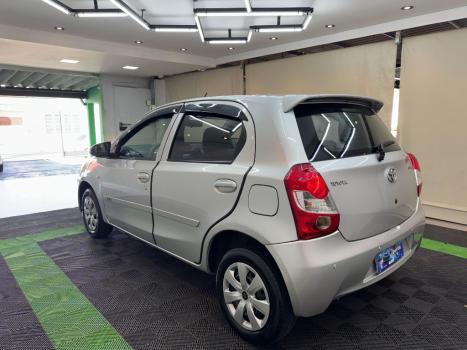 TOYOTA Etios Hatch 1.3 16V 4P FLEX X, Foto 6